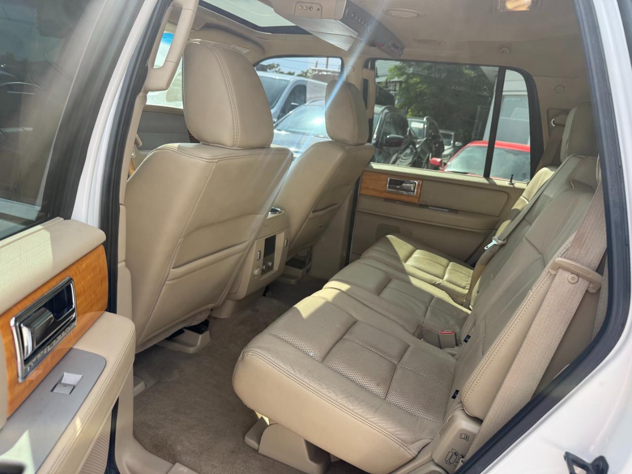 Lincoln Navigator 4WD Luxury 2010