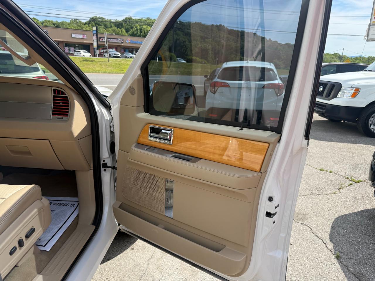 Lincoln Navigator 4WD Luxury 2010