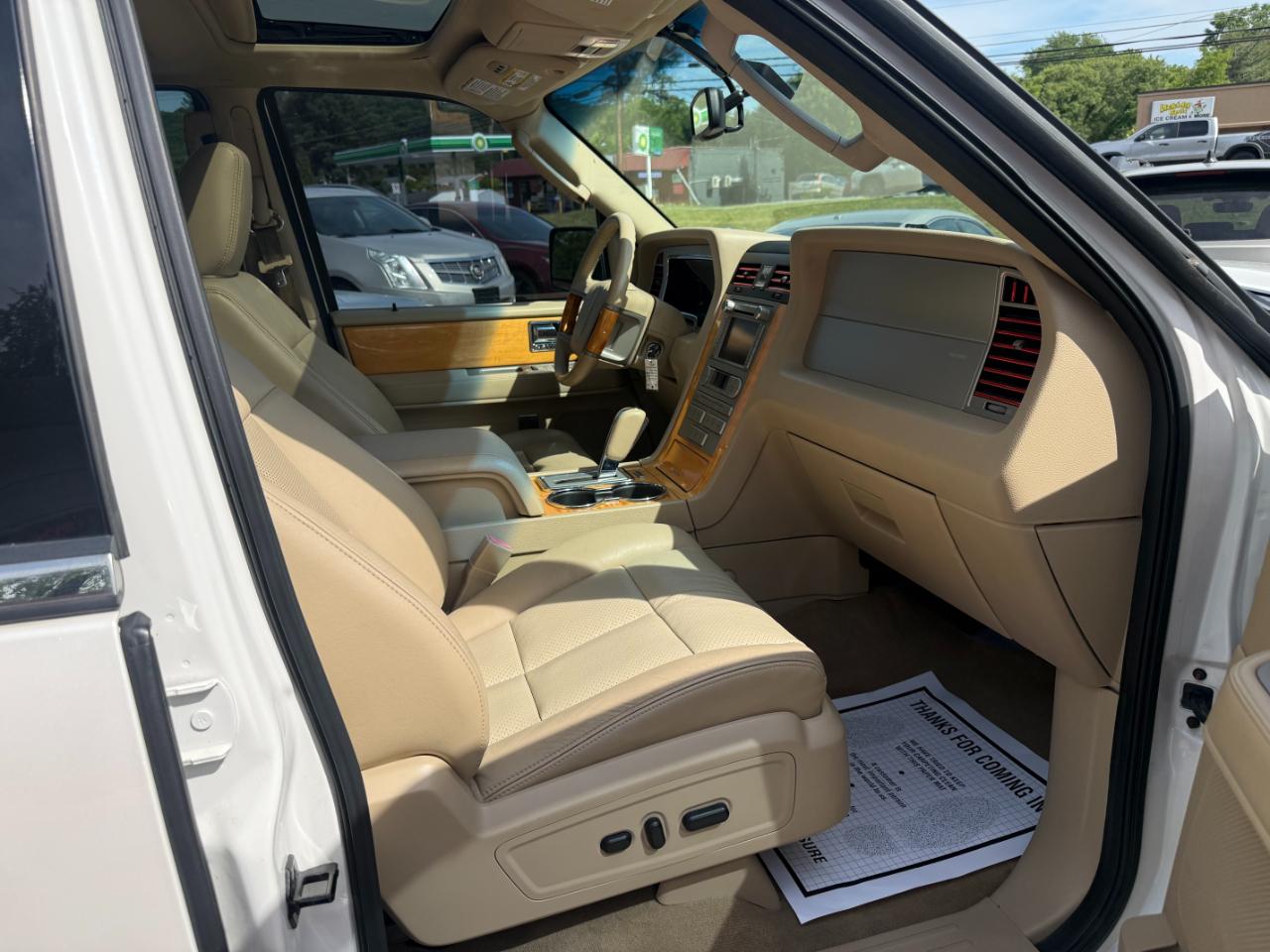 Lincoln Navigator 4WD Luxury 2010