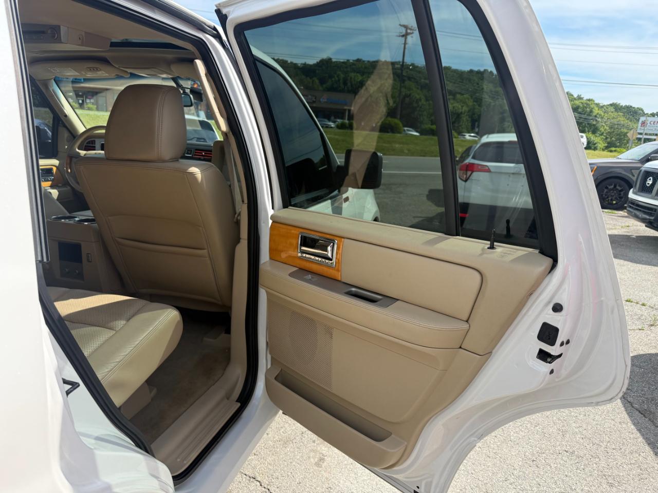 Lincoln Navigator 4WD Luxury 2010