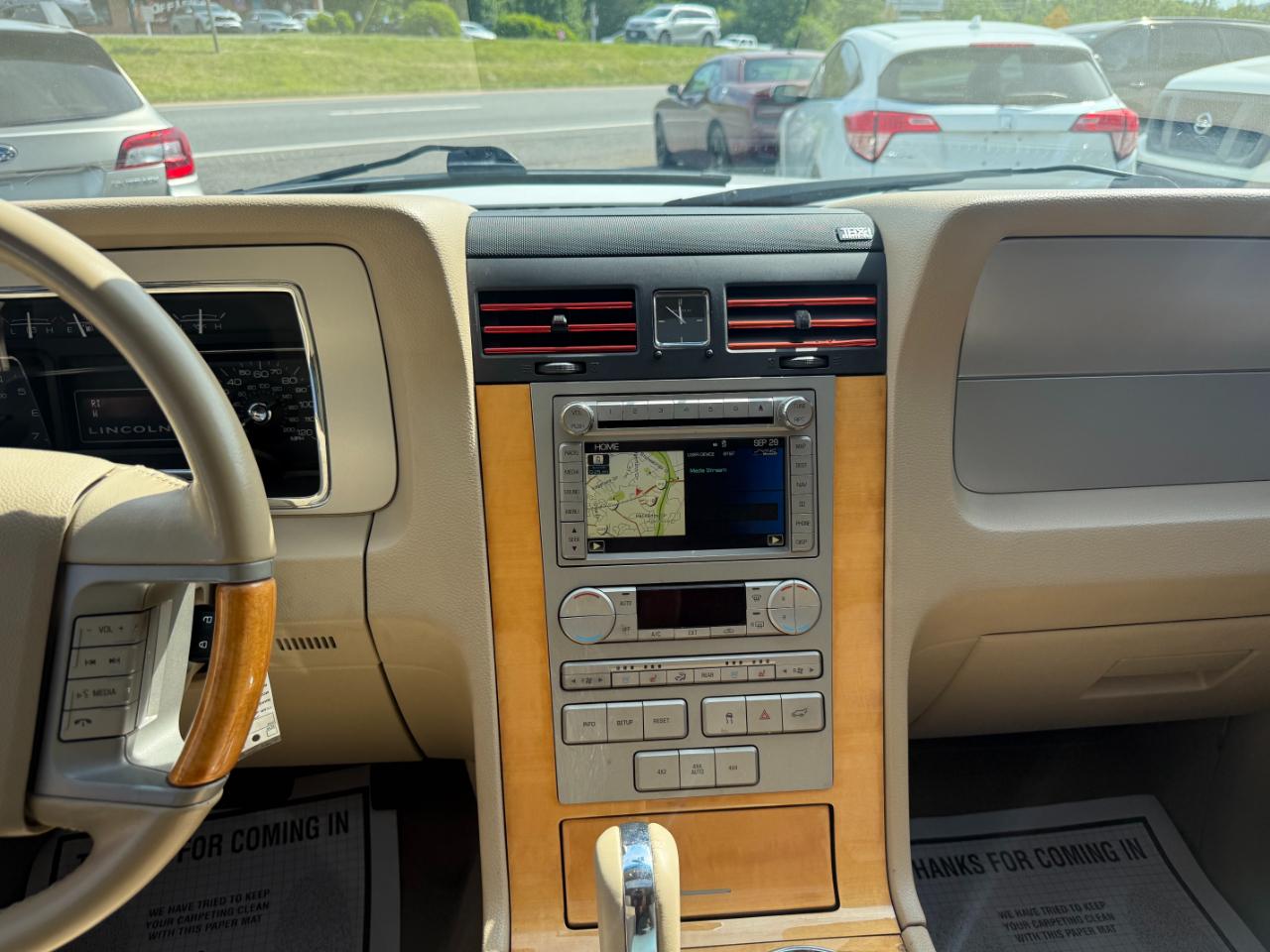Lincoln Navigator 4WD Luxury 2010