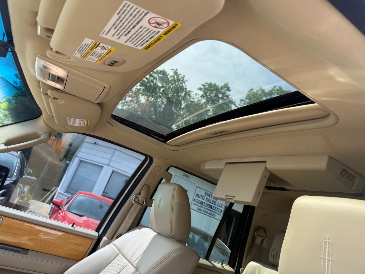Lincoln Navigator 4WD Luxury 2010