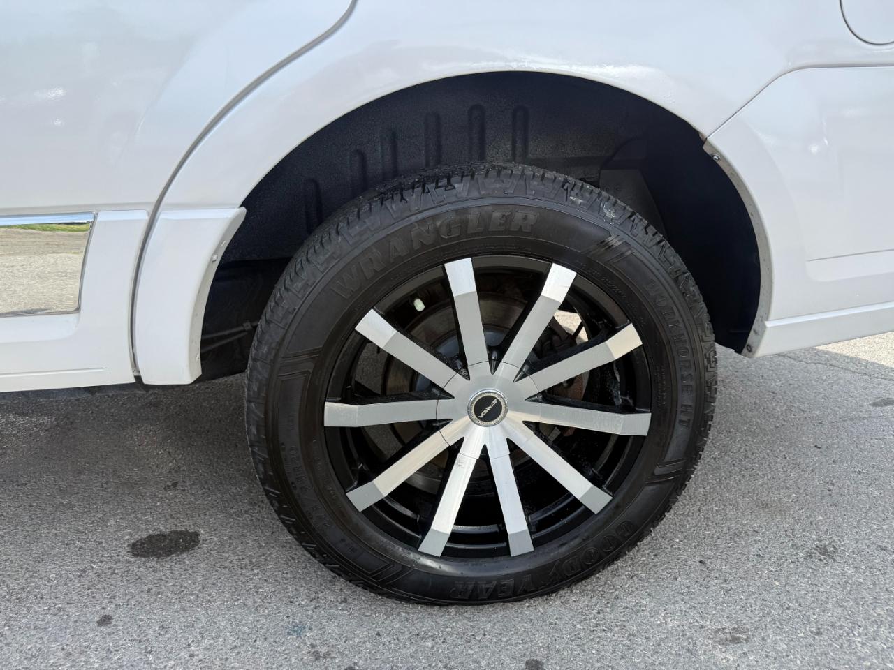 Lincoln Navigator 4WD Luxury 2010
