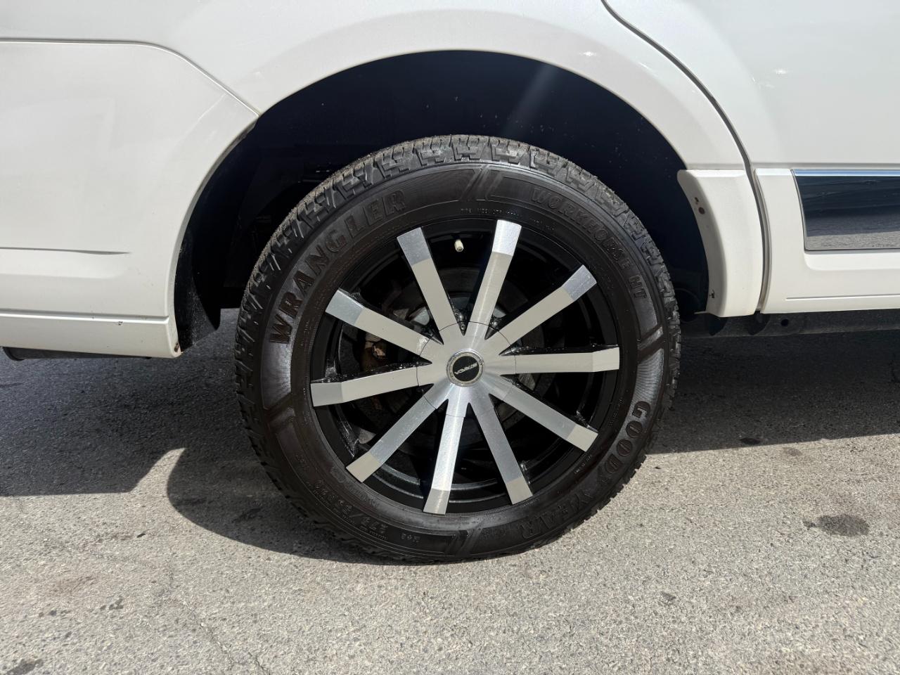 Lincoln Navigator 4WD Luxury 2010