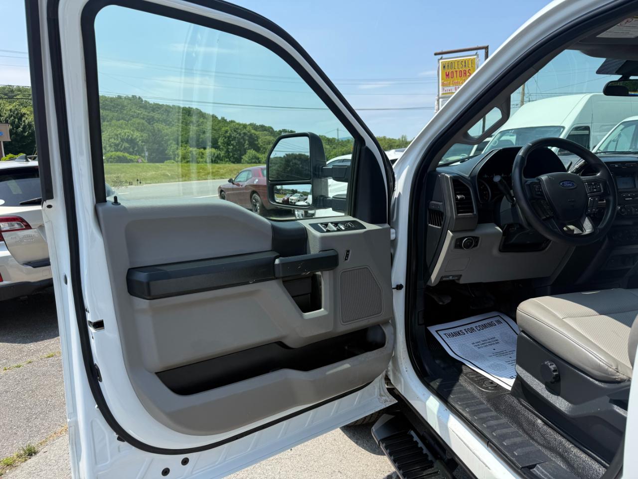 Ford Super Duty F-250 SRW XL 4WD Crew Cab 8' Box 2022