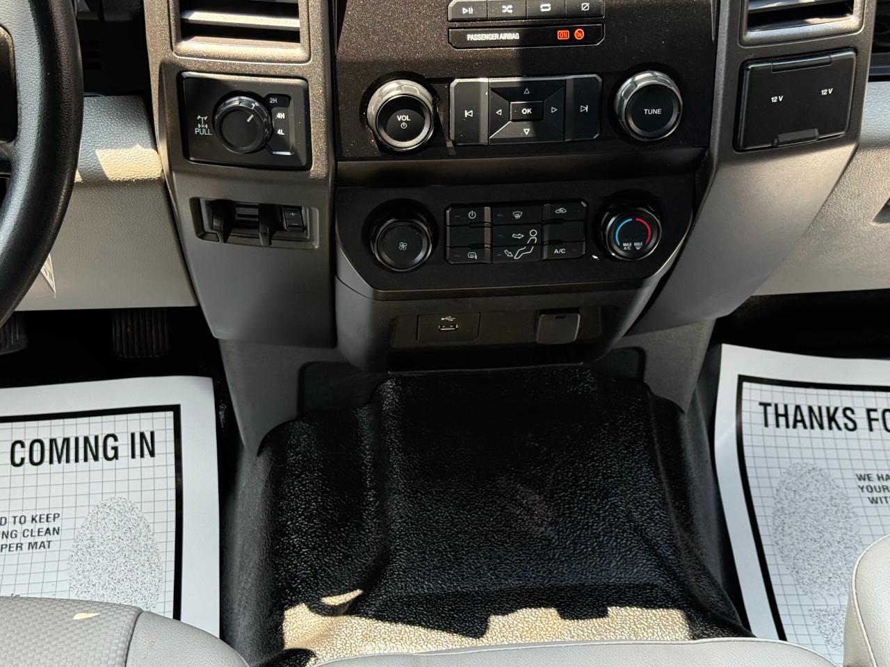 Ford Super Duty F-250 SRW XL 4WD Crew Cab 8' Box 2022