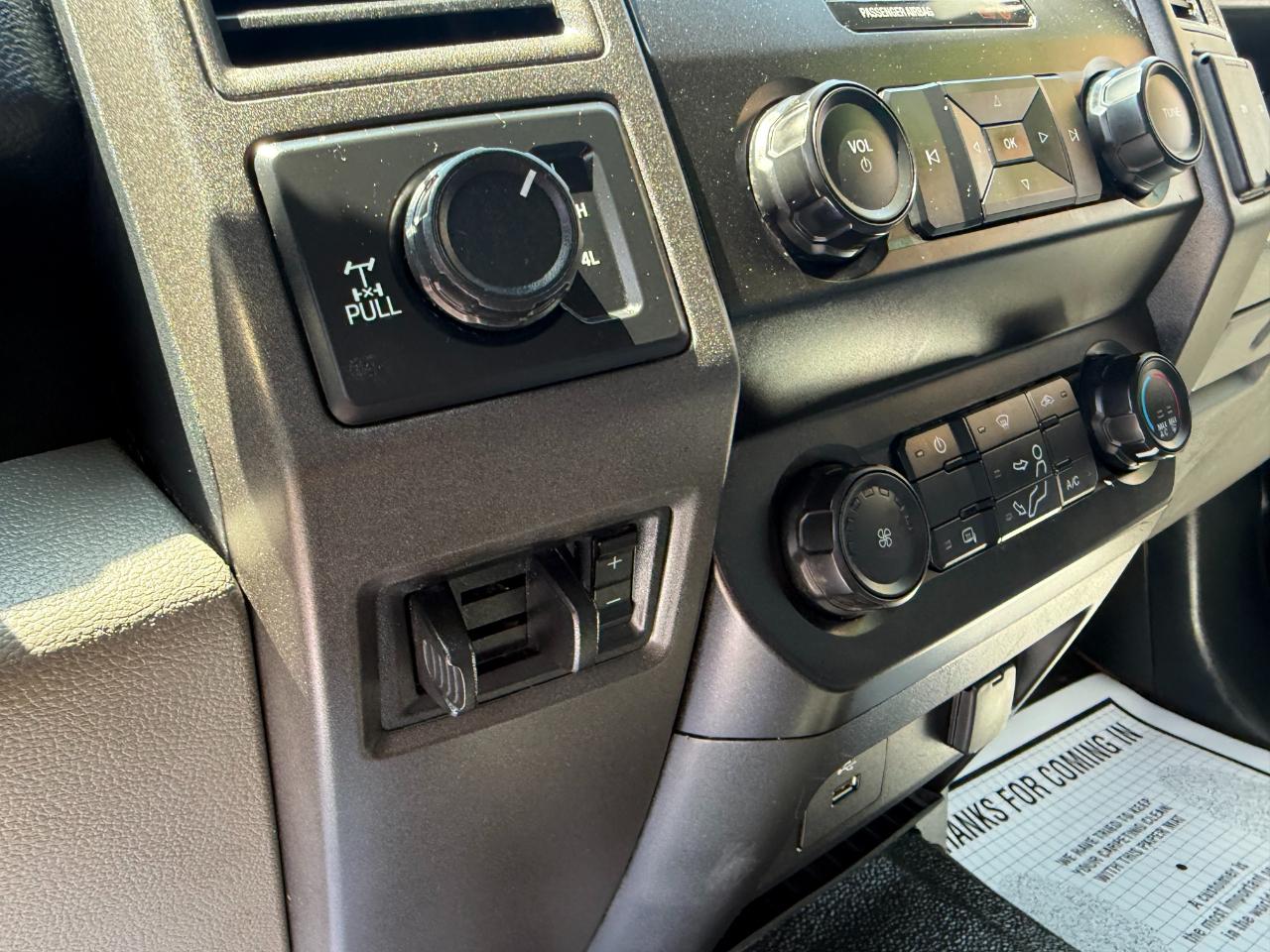 Ford Super Duty F-250 SRW XL 4WD Crew Cab 8' Box 2022