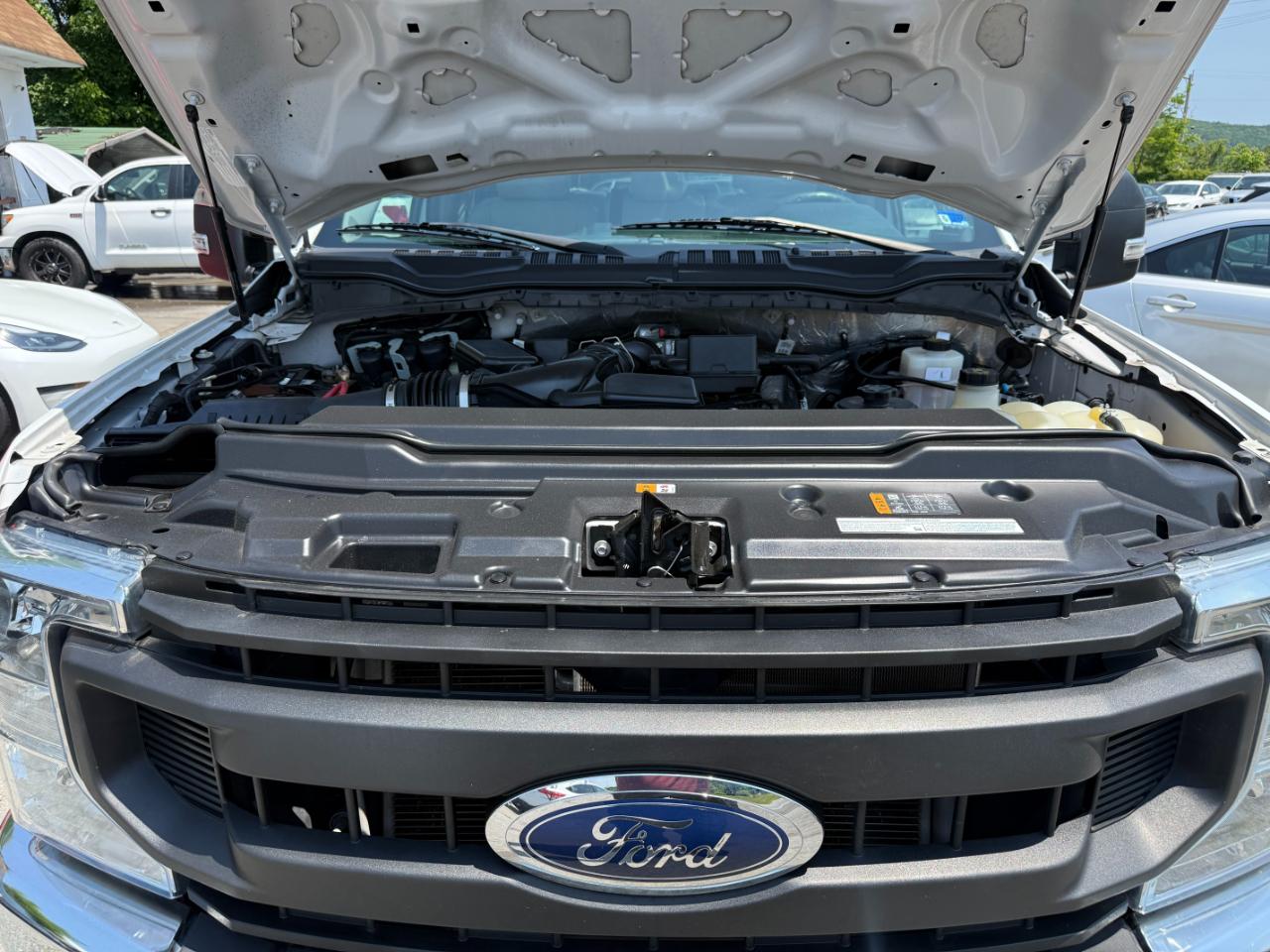 Ford Super Duty F-250 SRW XL 4WD Crew Cab 8' Box 2022
