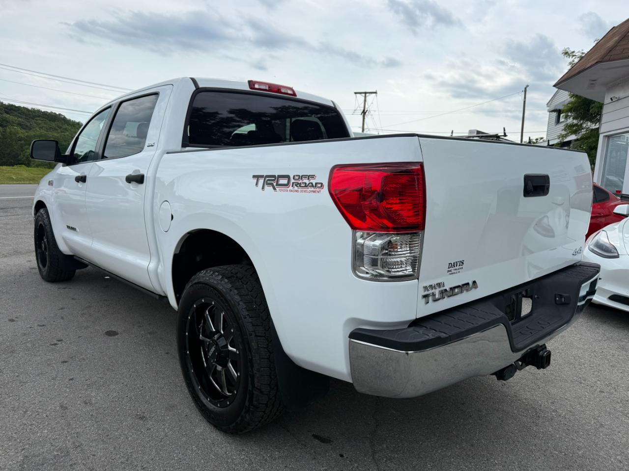 Toyota Tundra 4WD  2013