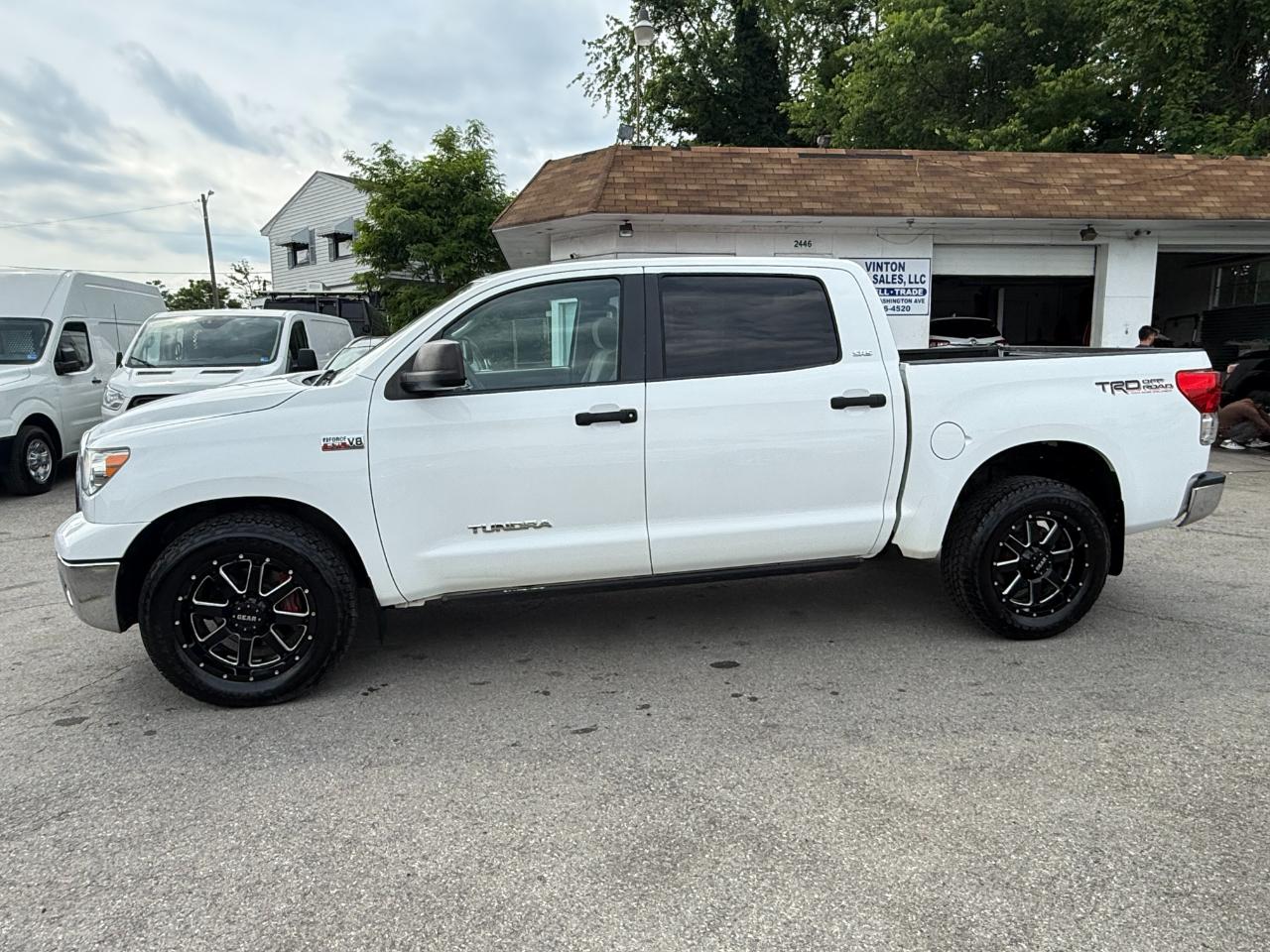 Toyota Tundra 4WD  2013