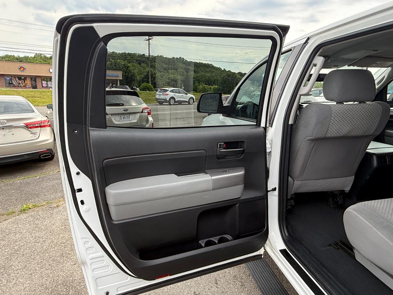 Toyota Tundra 4WD  2013