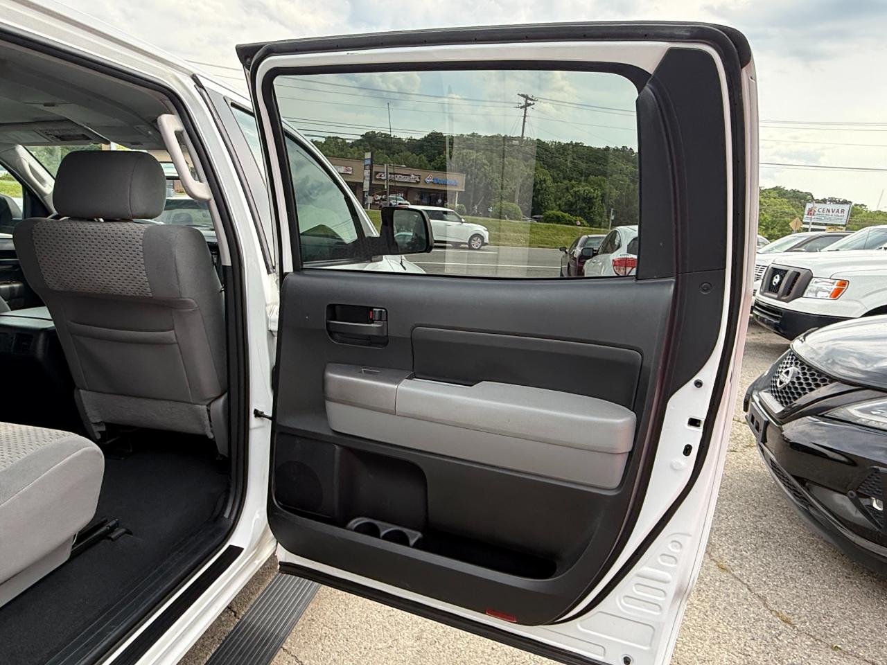 Toyota Tundra 4WD  2013