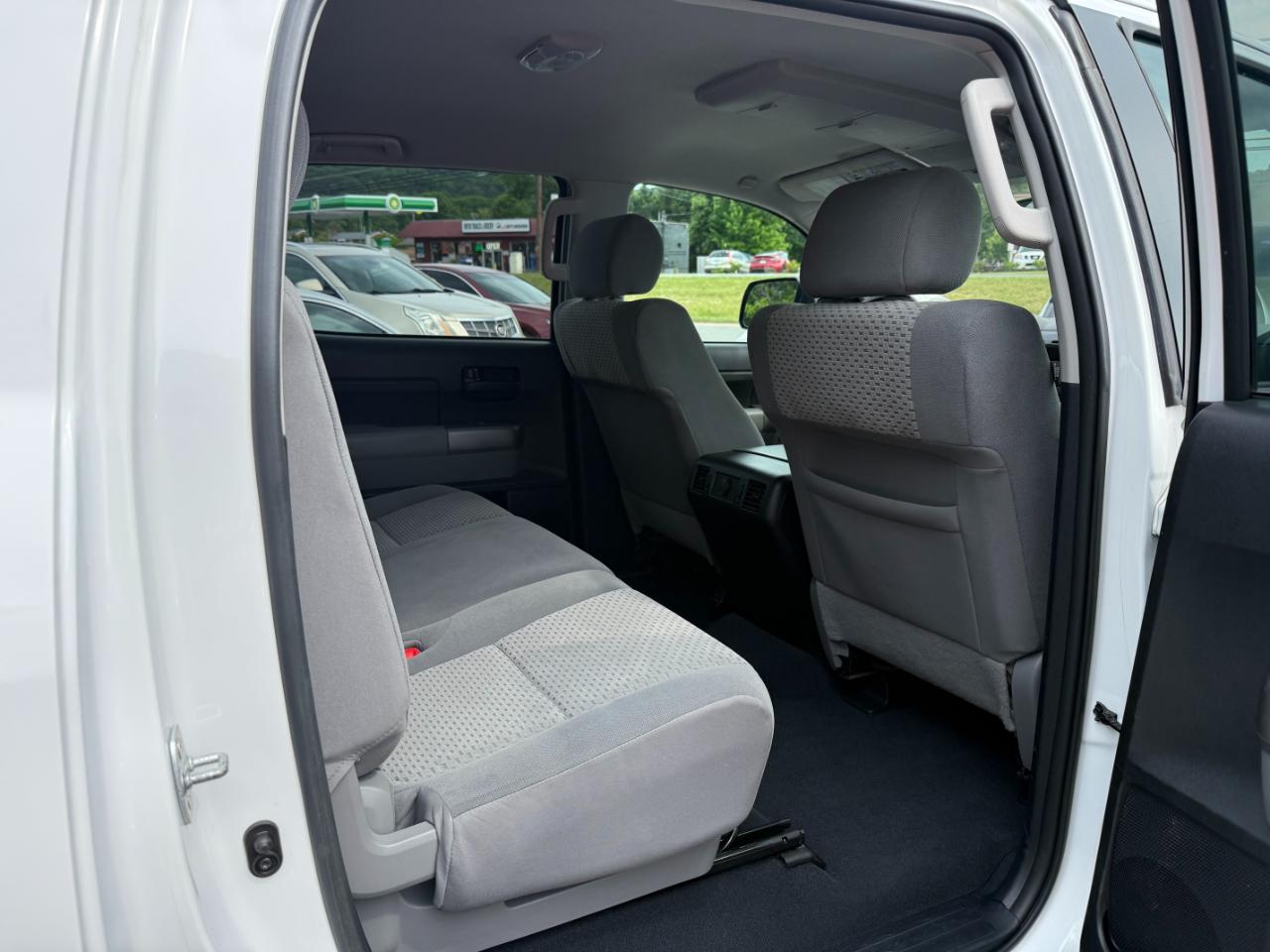 Toyota Tundra 4WD  2013