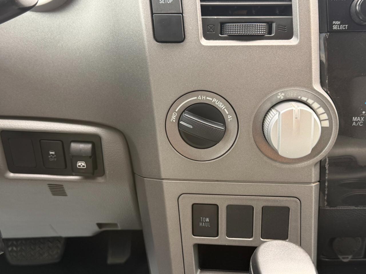 Toyota Tundra 4WD  2013
