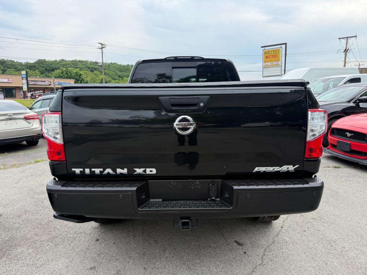 Nissan Titan XD 4x4 Gas Crew Cab PRO-4X 2017