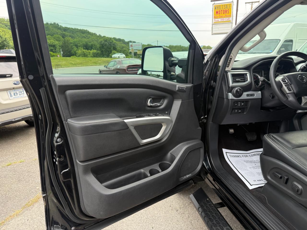 Nissan Titan XD 4x4 Gas Crew Cab PRO-4X 2017