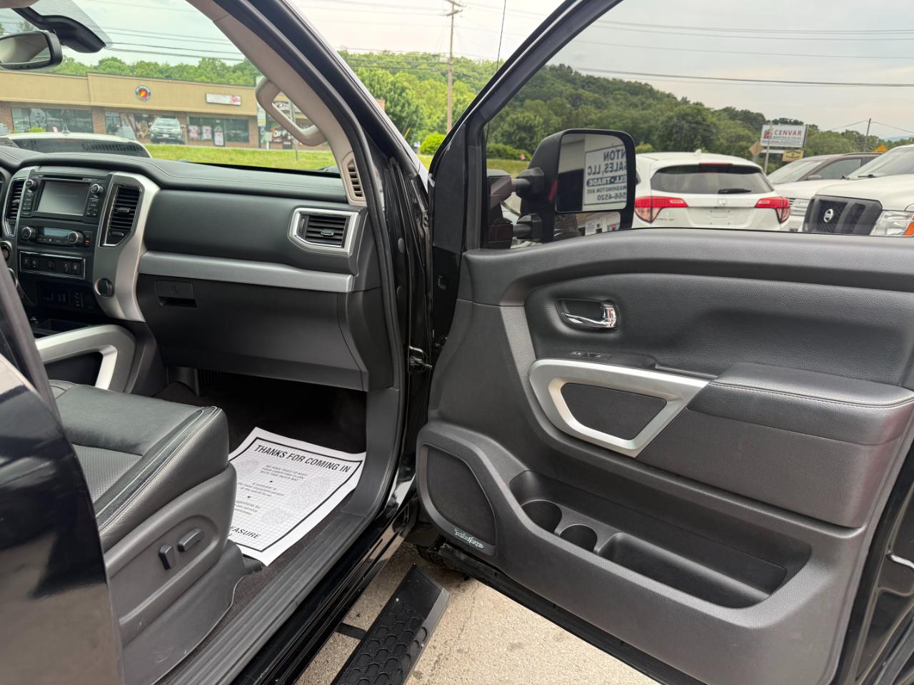 Nissan Titan XD 4x4 Gas Crew Cab PRO-4X 2017