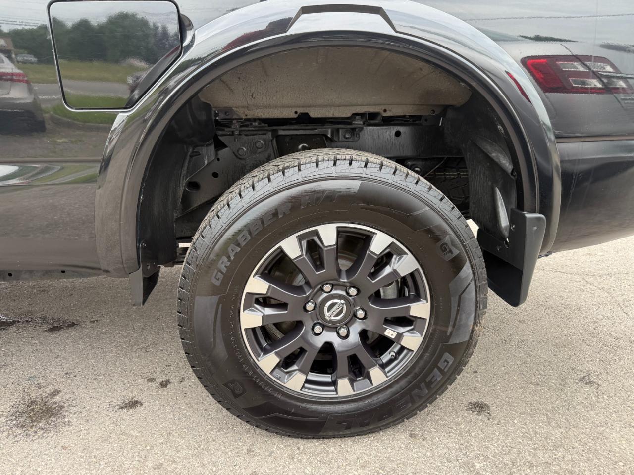 Nissan Titan XD 4x4 Gas Crew Cab PRO-4X 2017