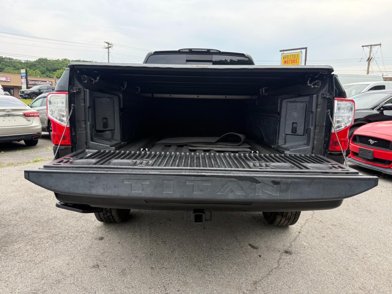 Nissan Titan XD 4x4 Gas Crew Cab PRO-4X 2017