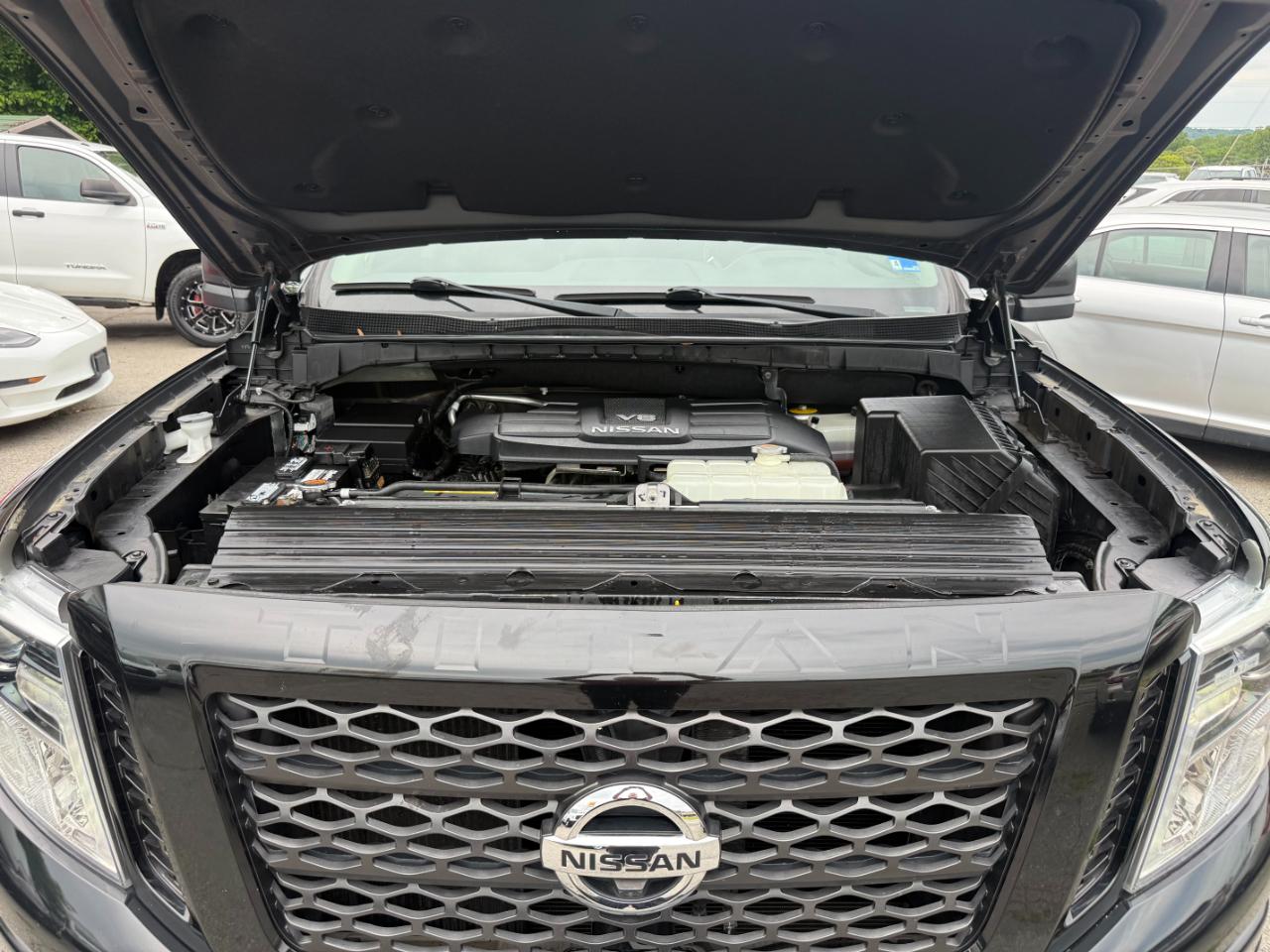 Nissan Titan XD 4x4 Gas Crew Cab PRO-4X 2017