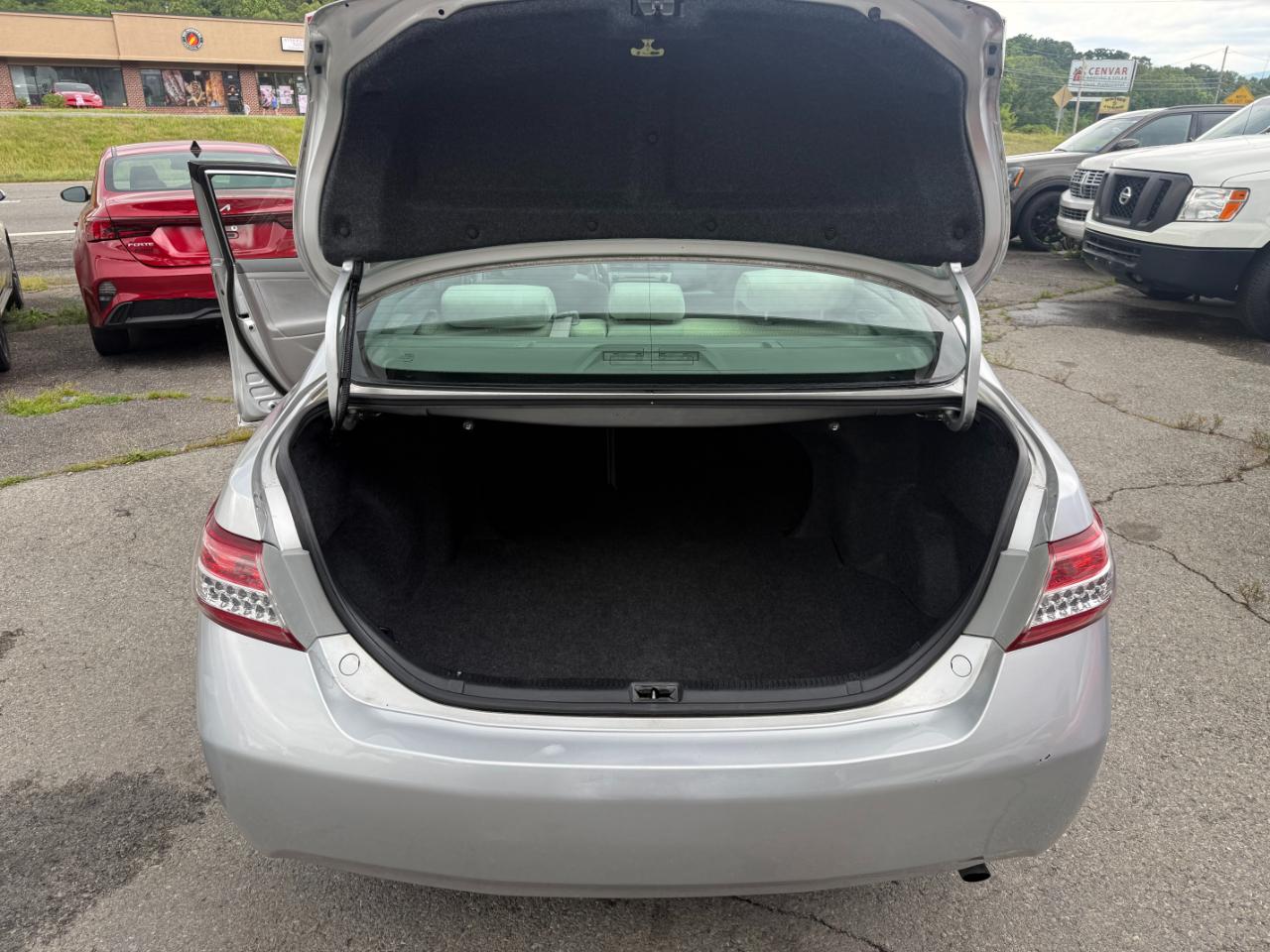 Toyota Camry LE 2011