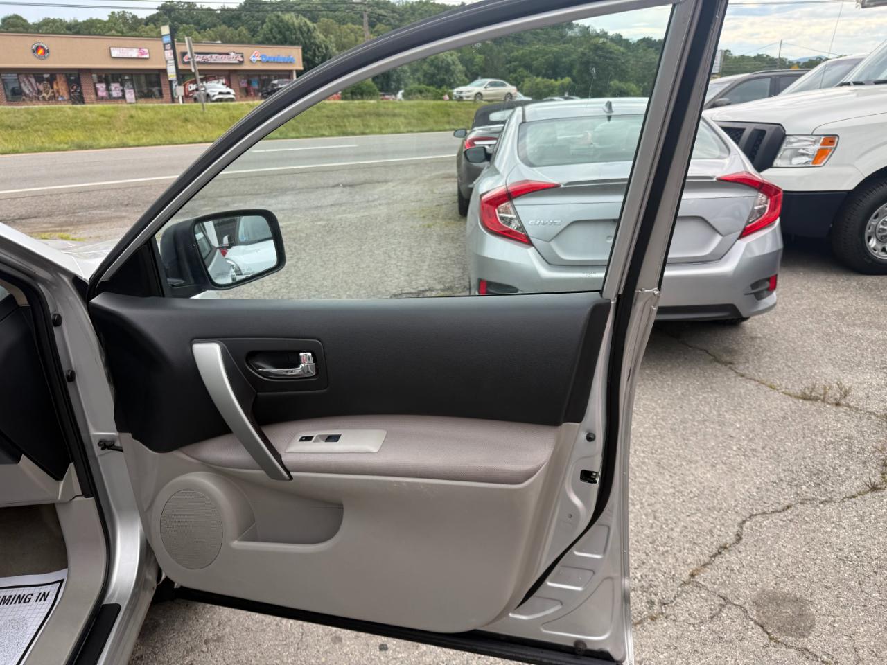 Nissan Rogue S AWD 2009