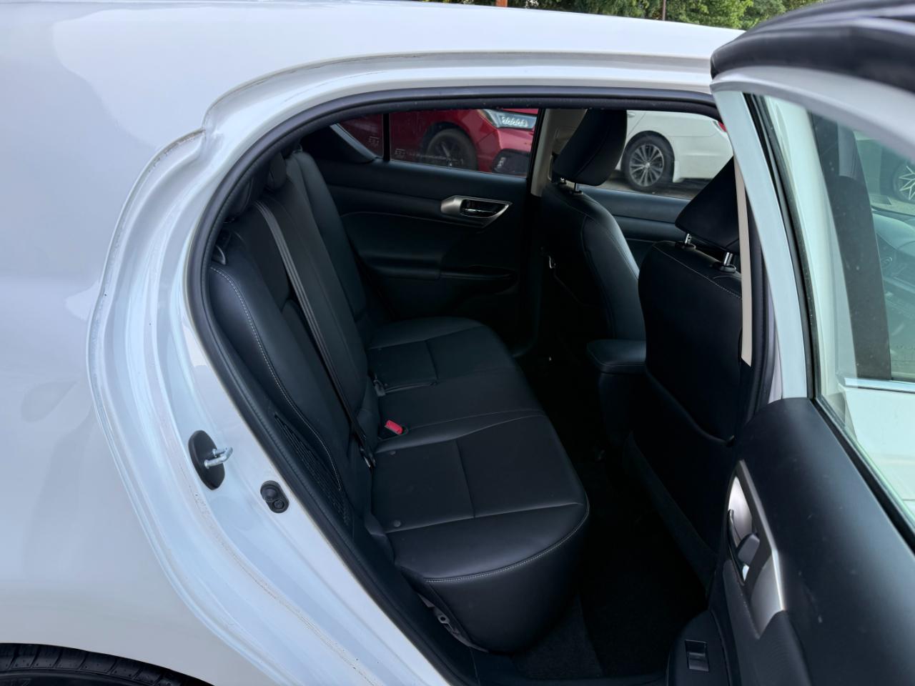 Lexus CT 200h Hybrid 4D Hatchback 2015