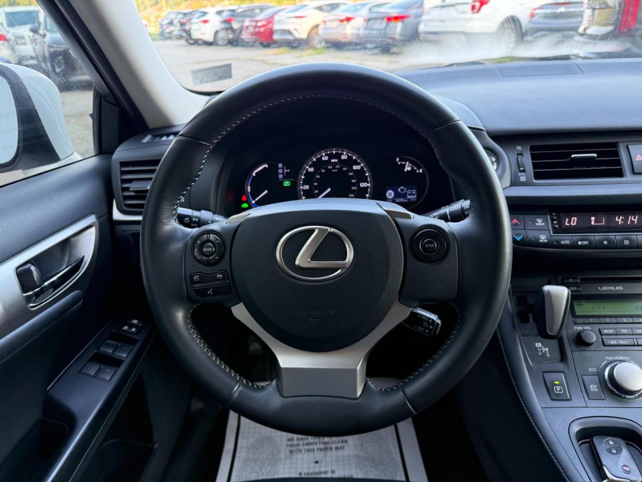 Lexus CT 200h Hybrid 4D Hatchback 2015