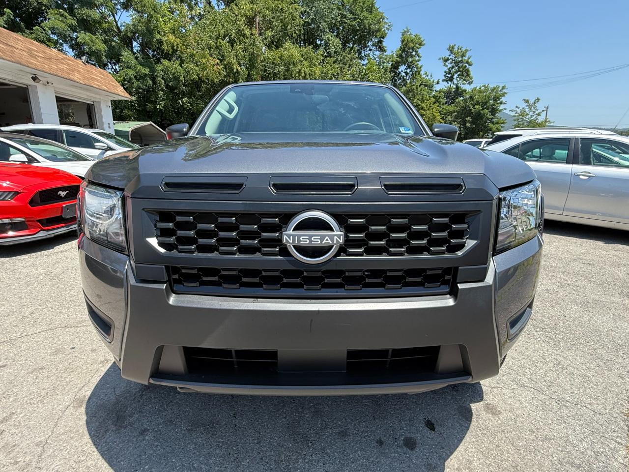 Nissan Frontier Crew Cab 4x4 S 2025