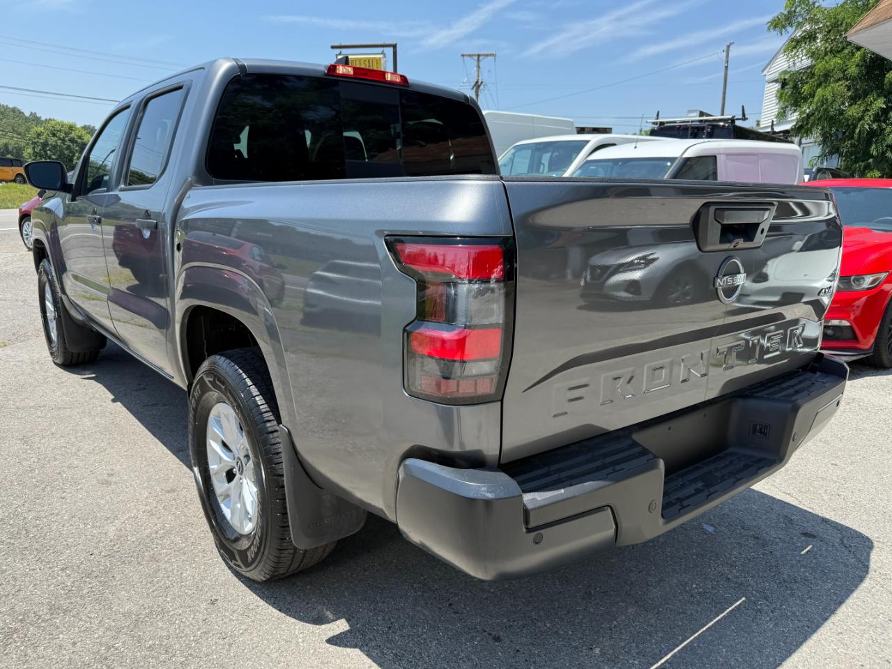Nissan Frontier Crew Cab 4x4 S 2025