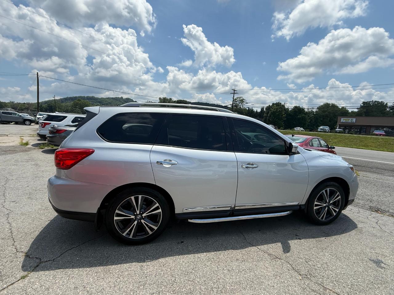 Nissan Pathfinder 4x4 Platinum 2018