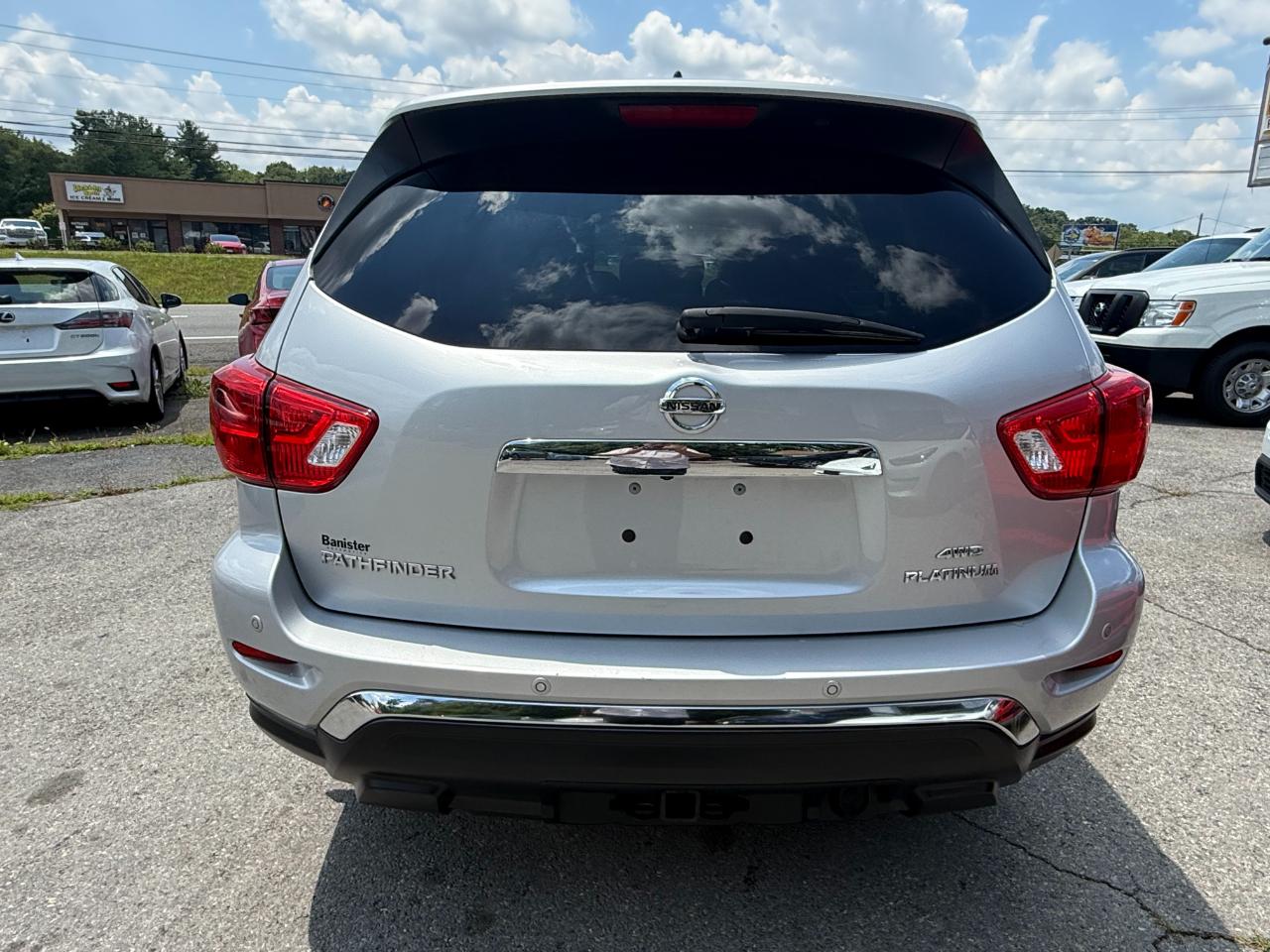 Nissan Pathfinder 4x4 Platinum 2018
