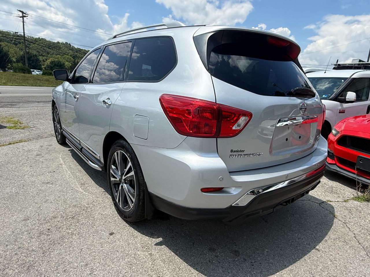 Nissan Pathfinder 4x4 Platinum 2018