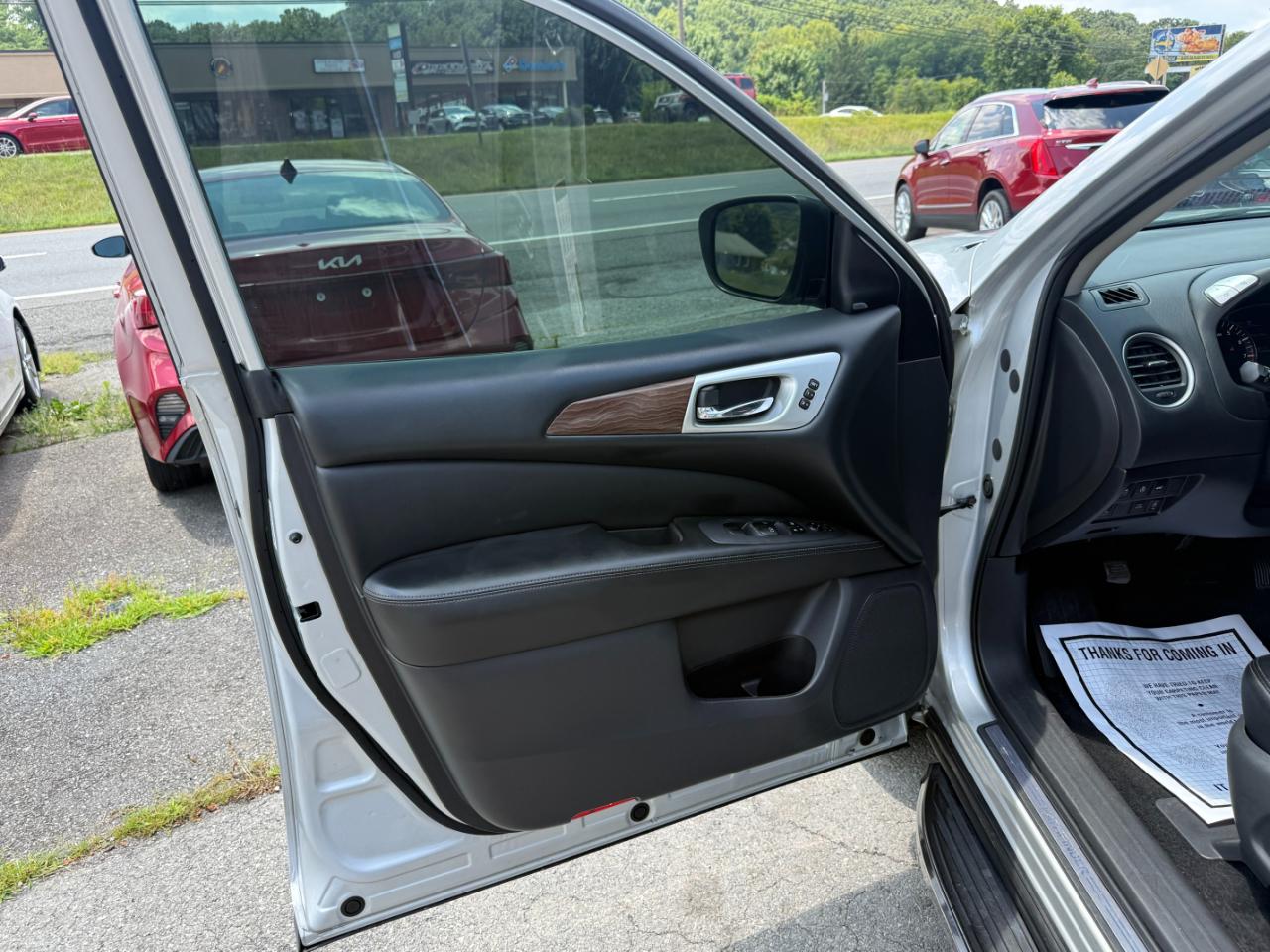 Nissan Pathfinder 4x4 Platinum 2018