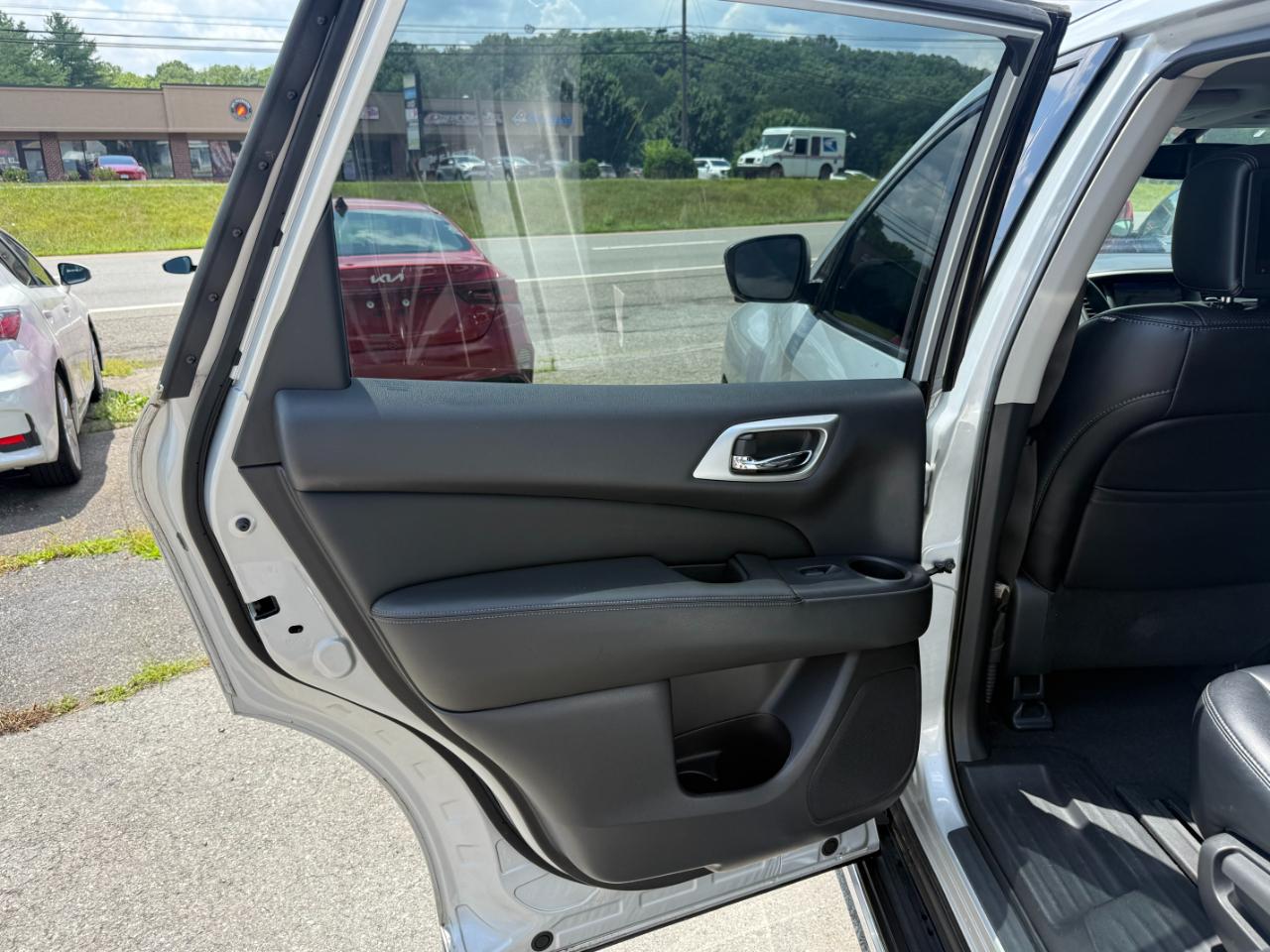 Nissan Pathfinder 4x4 Platinum 2018