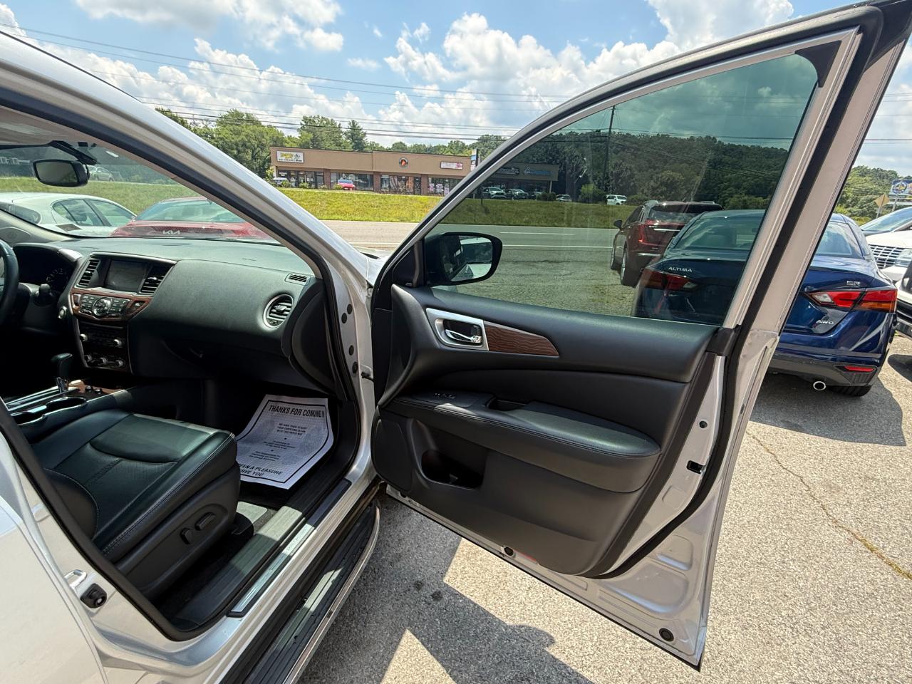 Nissan Pathfinder 4x4 Platinum 2018