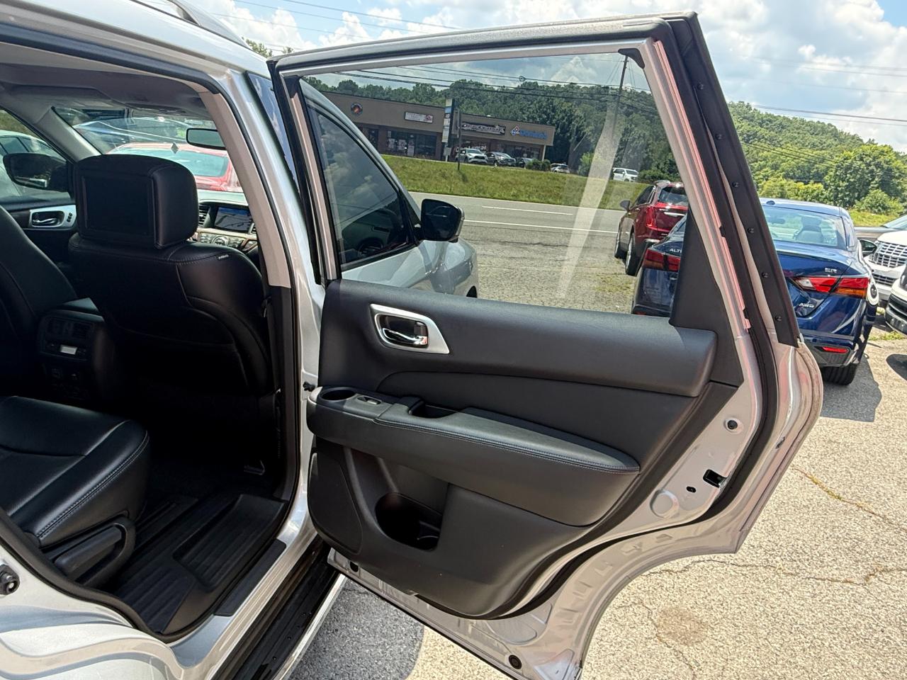 Nissan Pathfinder 4x4 Platinum 2018