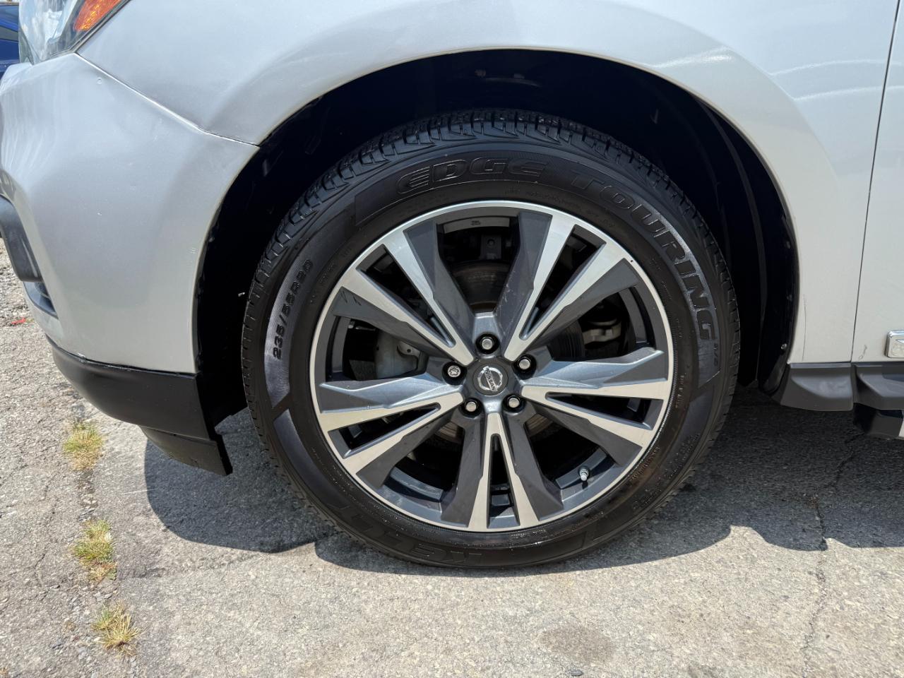 Nissan Pathfinder 4x4 Platinum 2018