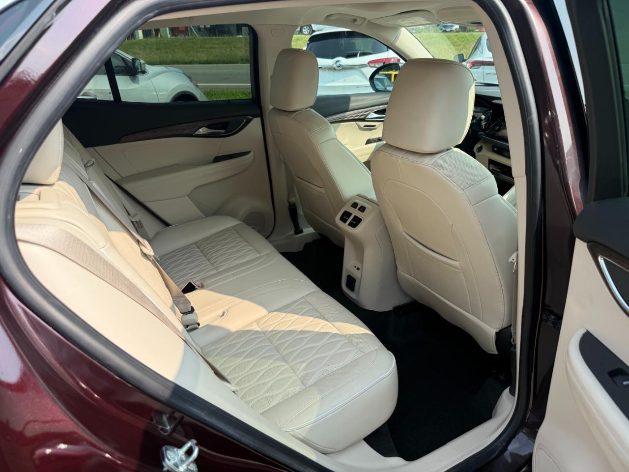 Buick Envision  2021
