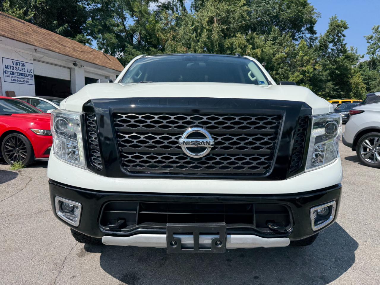 Nissan Titan 4x4 Crew Cab PRO-4X 2018