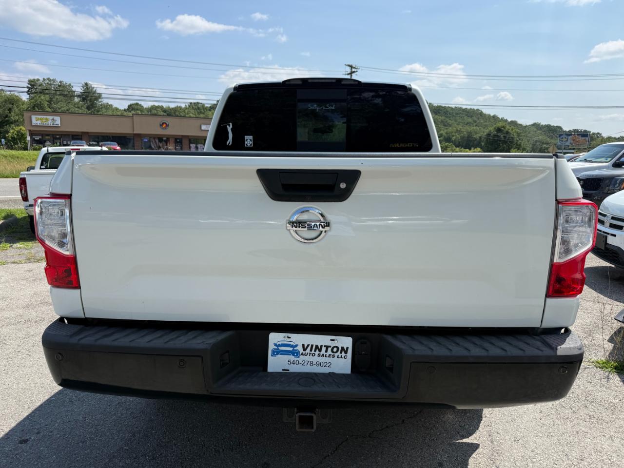Nissan Titan 4x4 Crew Cab PRO-4X 2018