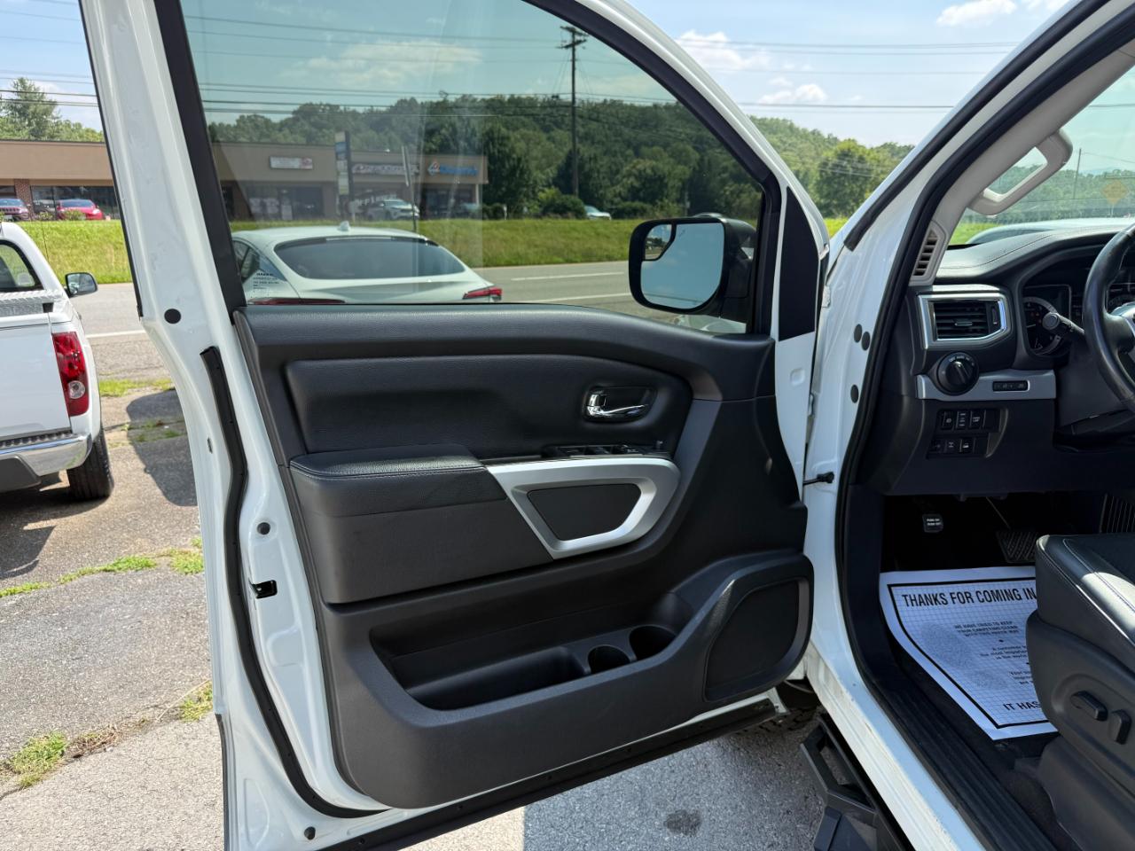 Nissan Titan 4x4 Crew Cab PRO-4X 2018