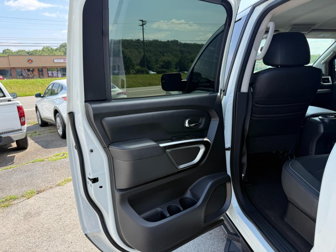 Nissan Titan 4x4 Crew Cab PRO-4X 2018