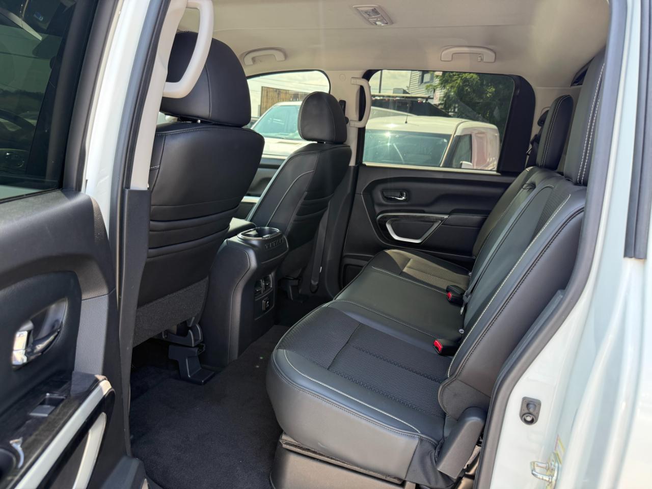 Nissan Titan 4x4 Crew Cab PRO-4X 2018