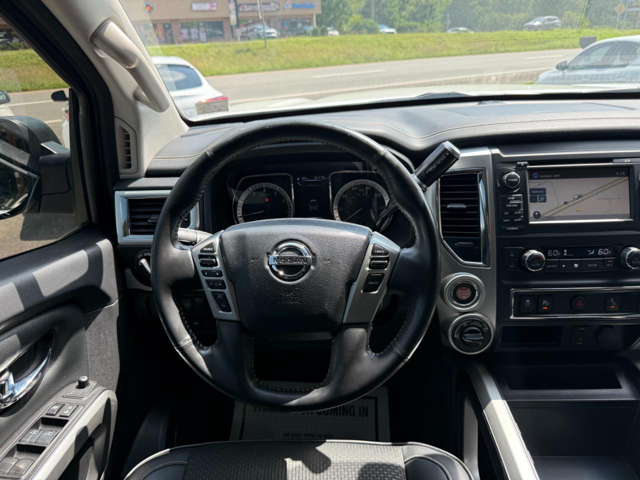 Nissan Titan 4x4 Crew Cab PRO-4X 2018