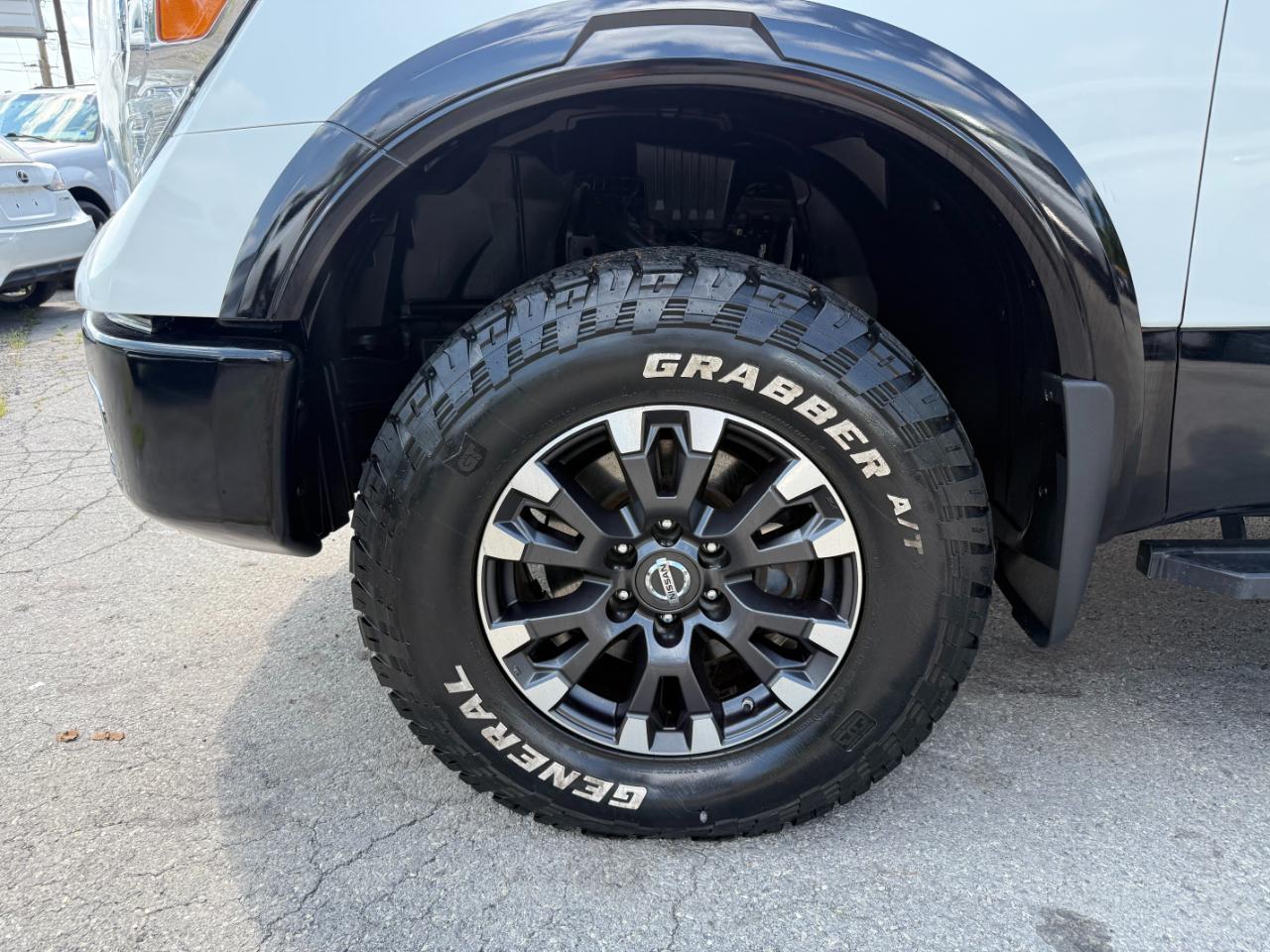 Nissan Titan 4x4 Crew Cab PRO-4X 2018