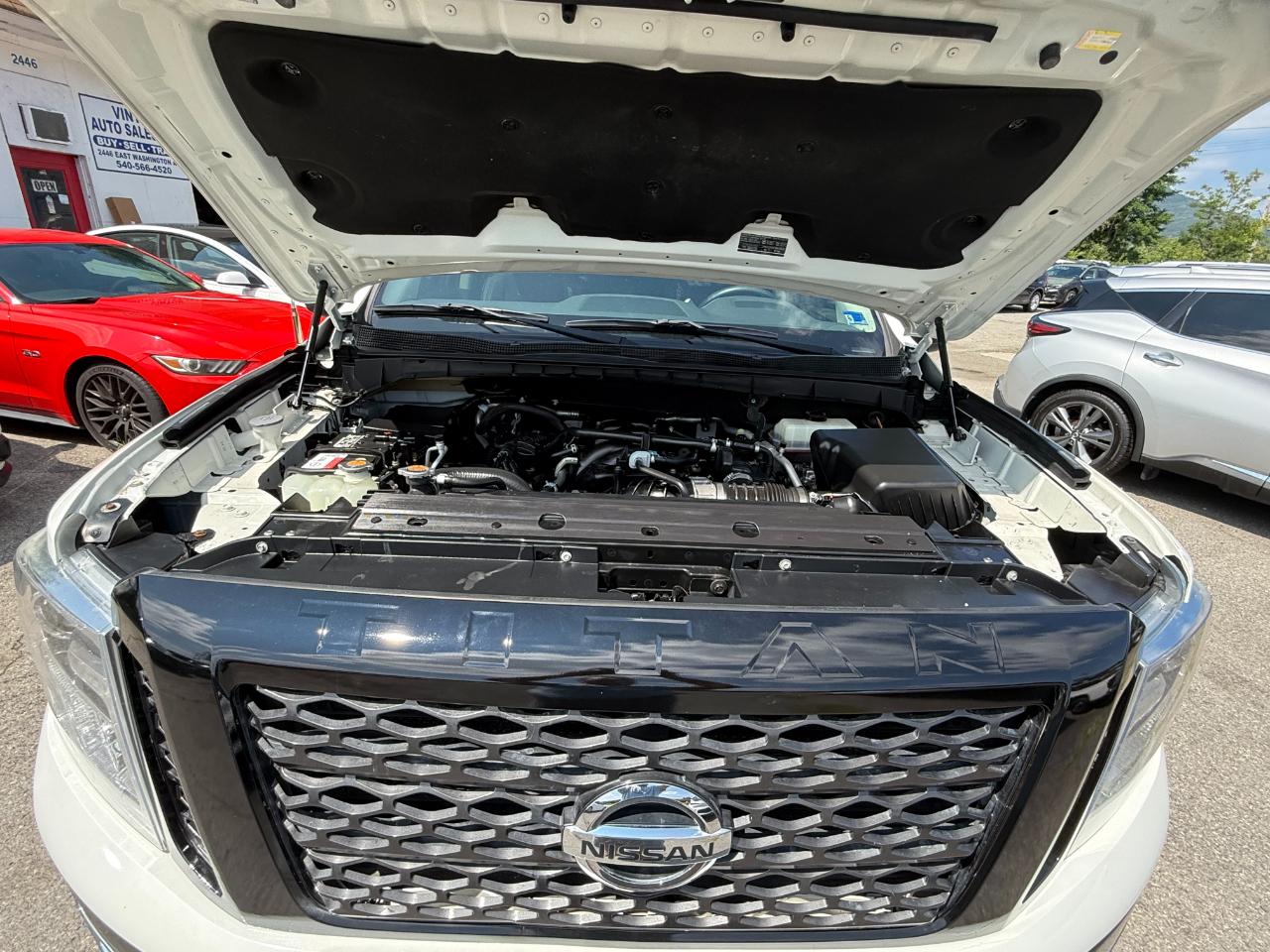 Nissan Titan 4x4 Crew Cab PRO-4X 2018