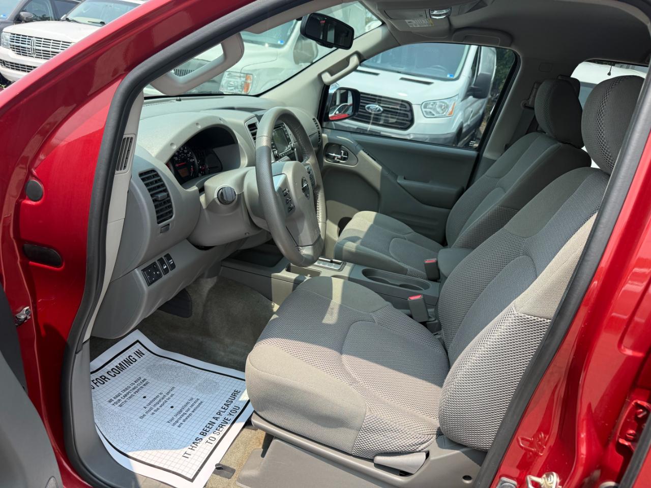 Nissan Frontier Crew Cab 4x4 SV V6 Auto 2017