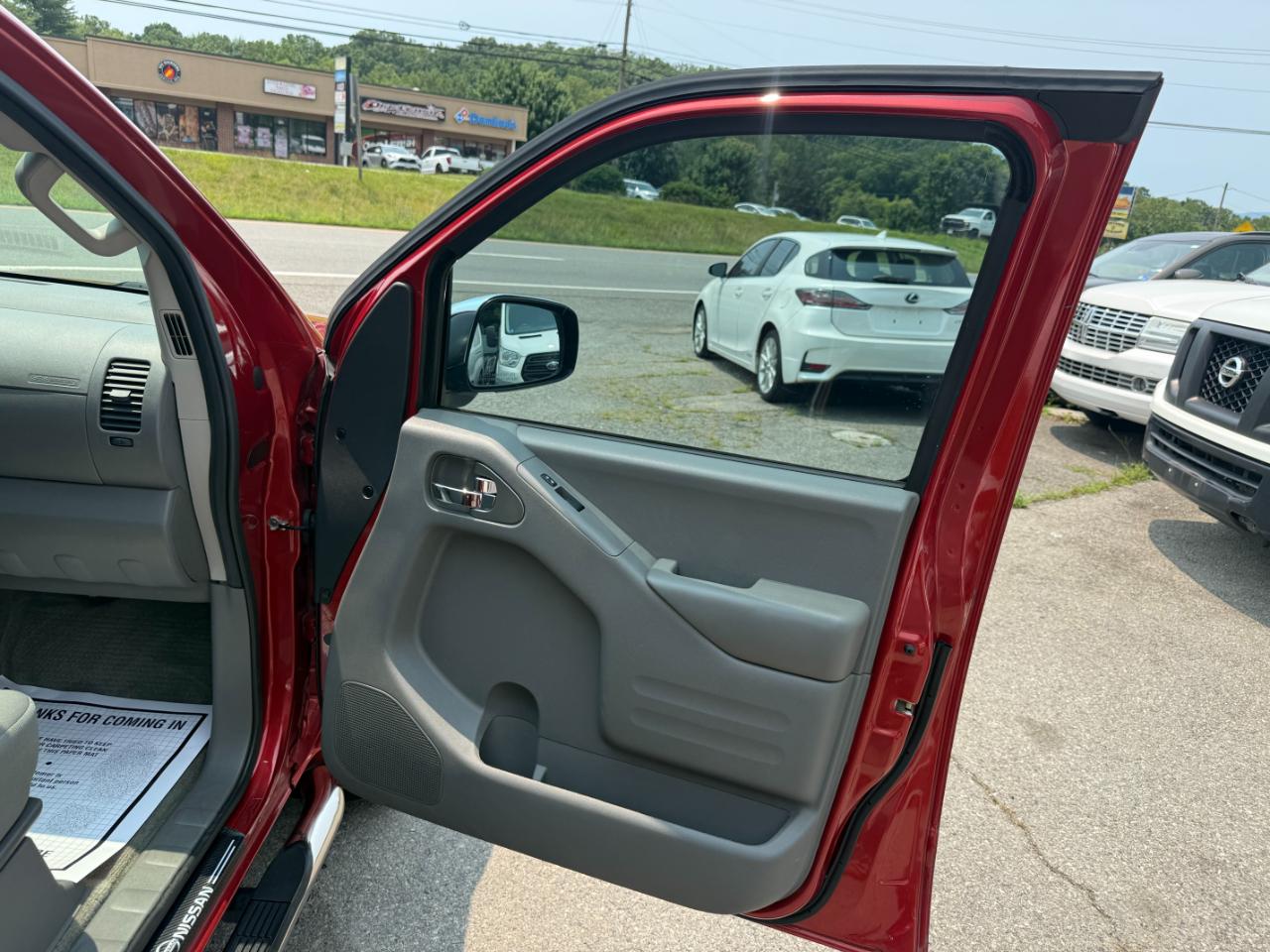 Nissan Frontier Crew Cab 4x4 SV V6 Auto 2017