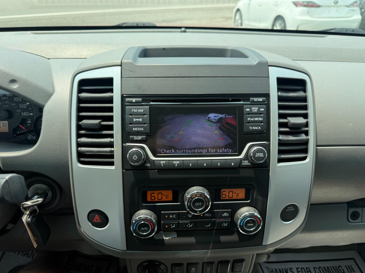 Nissan Frontier Crew Cab 4x4 SV V6 Auto 2017